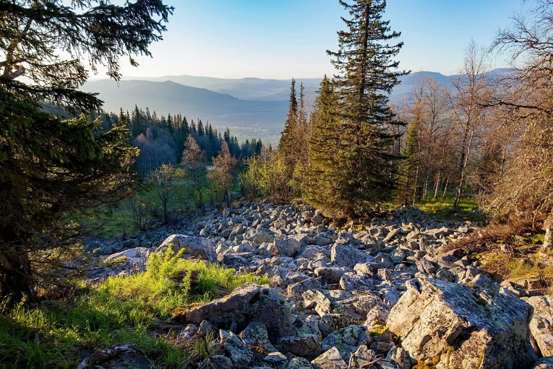 Крупные национальные парки урала. Хребет Зигальга Южный Урал. Гора Зигальга Челябинская область. Национальный парк Зигальга в Челябинской области. Национальный парк Зигальга гора поперечная.