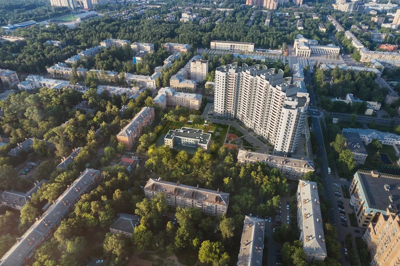Дом мегалит в королеве королев. Дом-мегалит в королёве. мегалит в королеве. дом мегалит в королеве. жк дом мегалит королев.