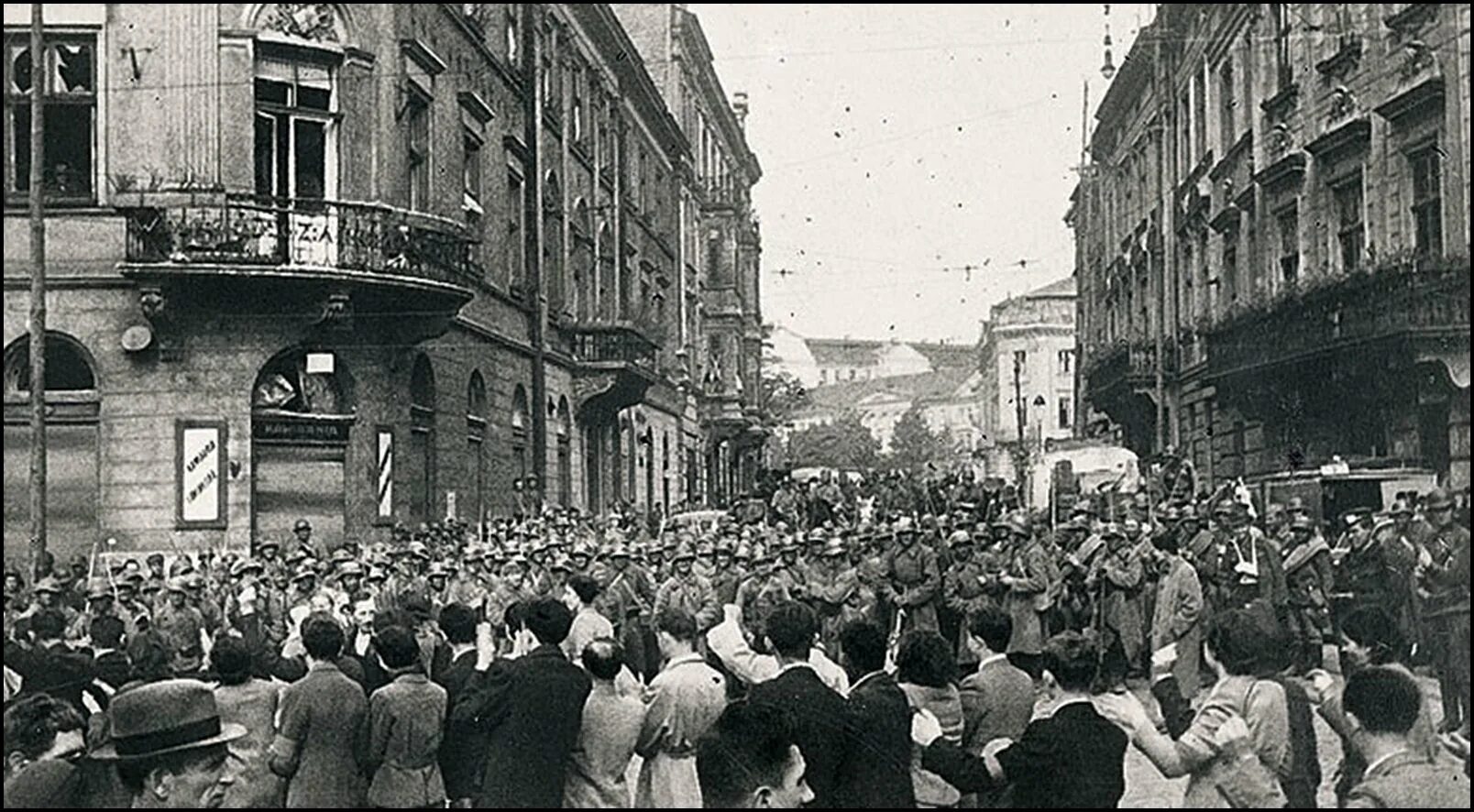 Львов 1939 год. РККА во Львове 1939. Парад во Львове 1939. Львов в 1939 году в Польше. Октябрь 1939 года