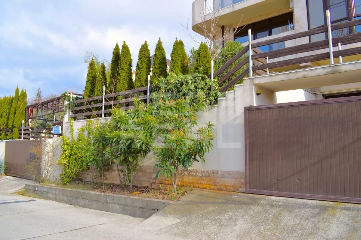 Работа сочи бытха. Жк атлантис бытха 4. Сочи, бытха, улица дивноморская, 2. Бытха 40 сочи. Сочи, хостинский район, ул.