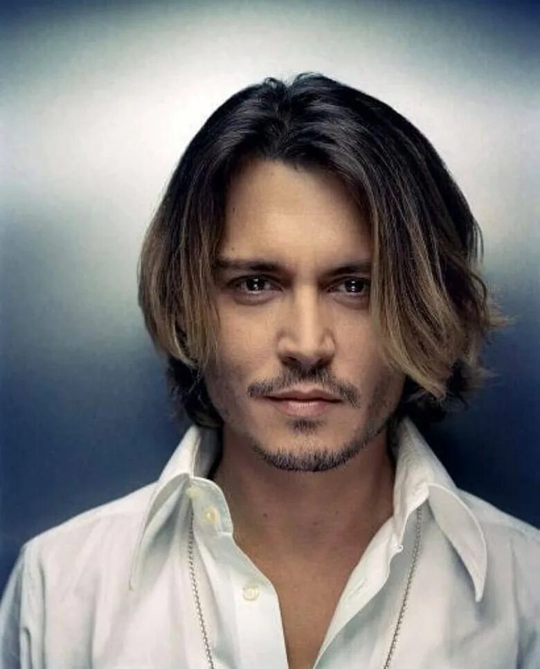 Johnny Depp long hair. Каре у Джонни Деппа. Длинные мужские стрижки Джонни Депп. Двойное каре мужское.