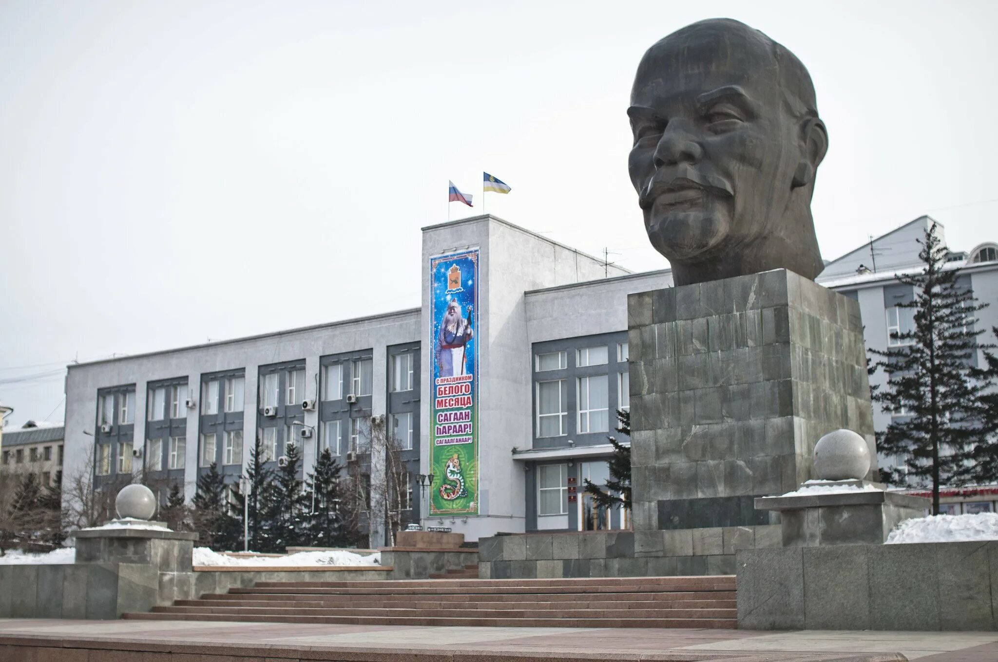 Парк юбилейный улан-удэ аттракционы. Фонтан улан-удэ на драмтеатре. Фонтан у театра оперы и балета улан-удэ. Грин парк улан-удэ аттракционы. Турбаза наратэй бассейн.