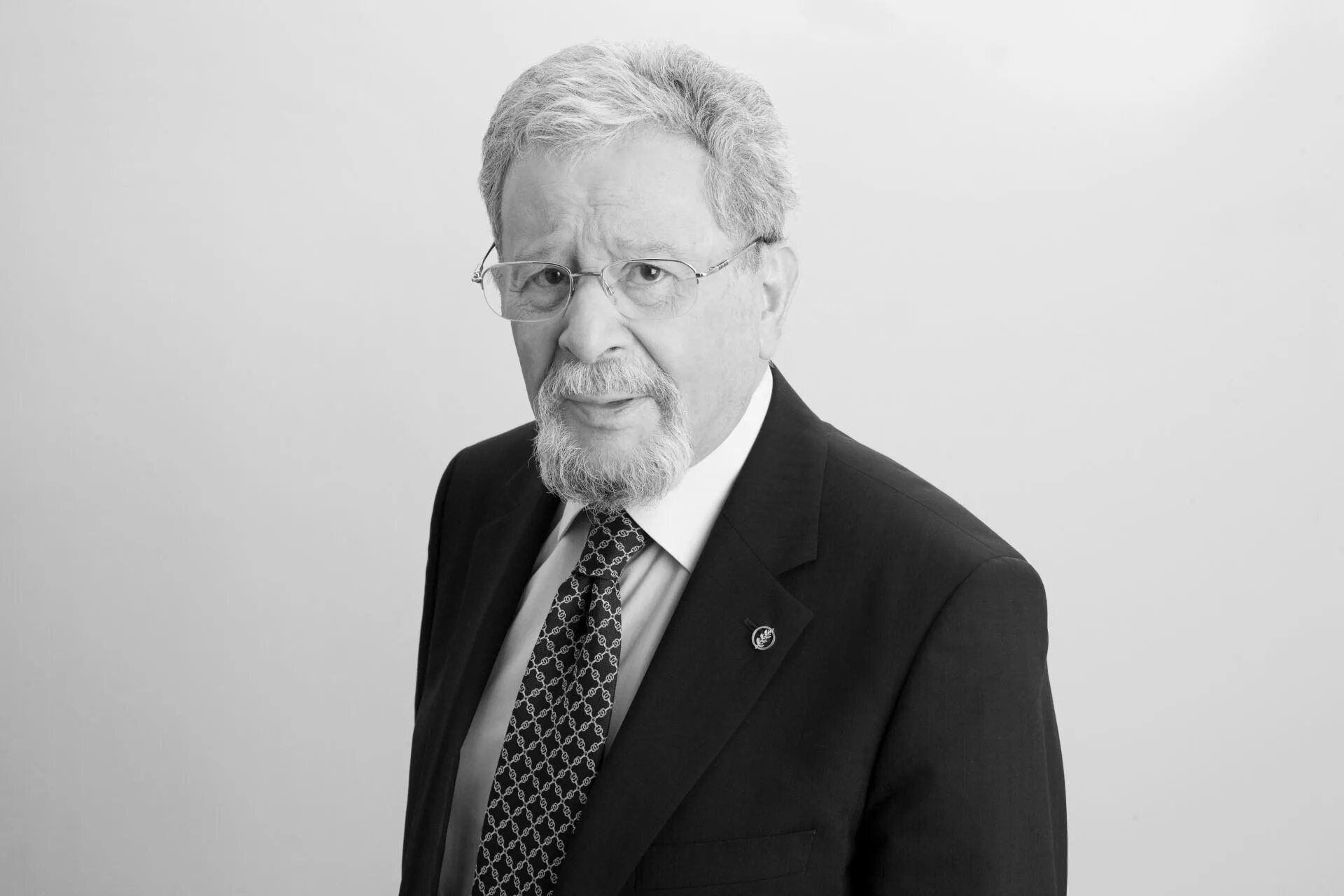 Генрих павлович падва юрист. Падва генрих павлович фото. Генрих падва адвокат жена. Падва и партнеры. Падва и партнеры адвокатское бюро.