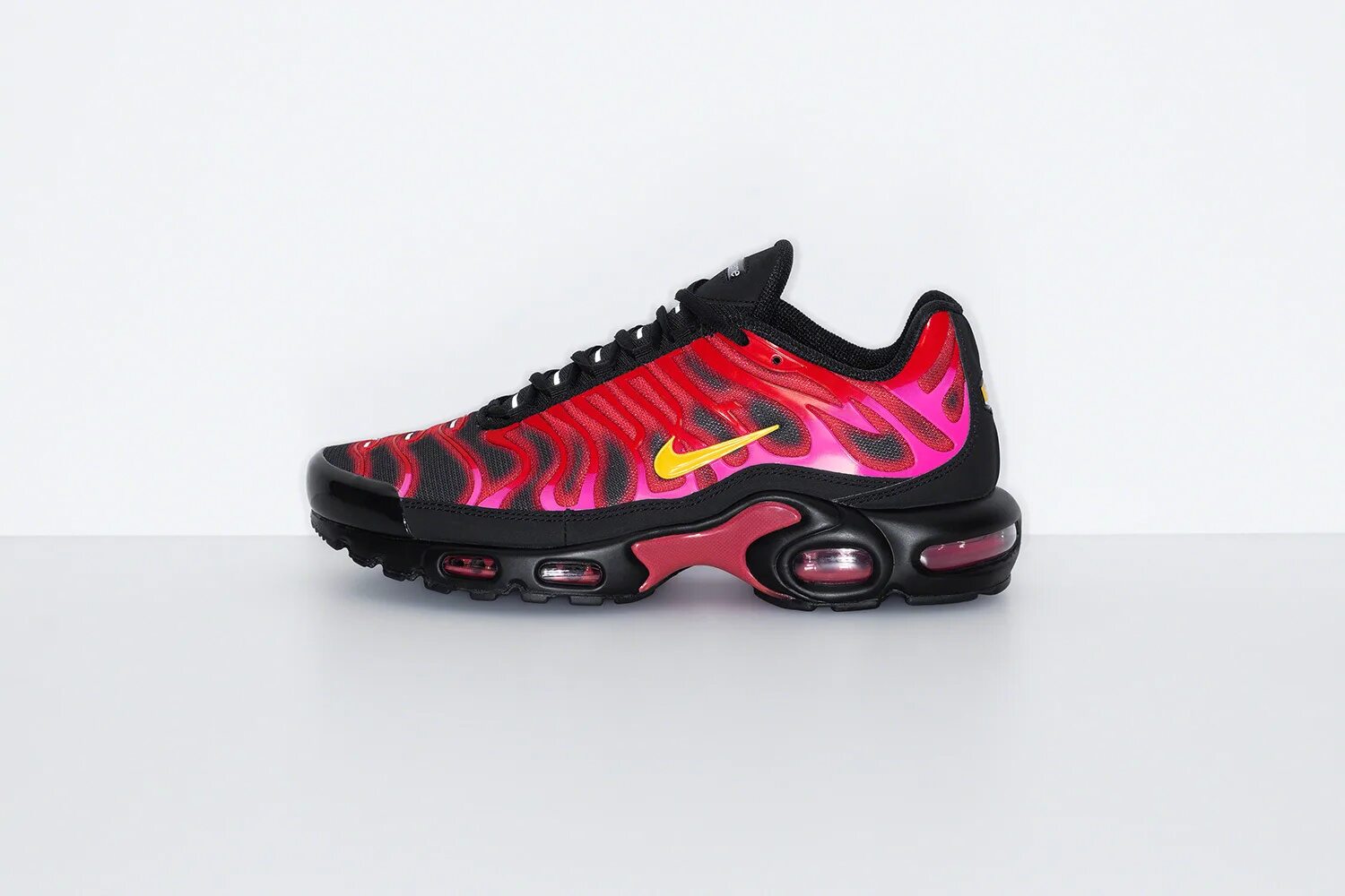 Nike Air Max Plus Deadpool. Air Max Plus Supreme. Nike Air Max TN Supreme. Nike Air Max Plus Supreme. Nike tn оригинал