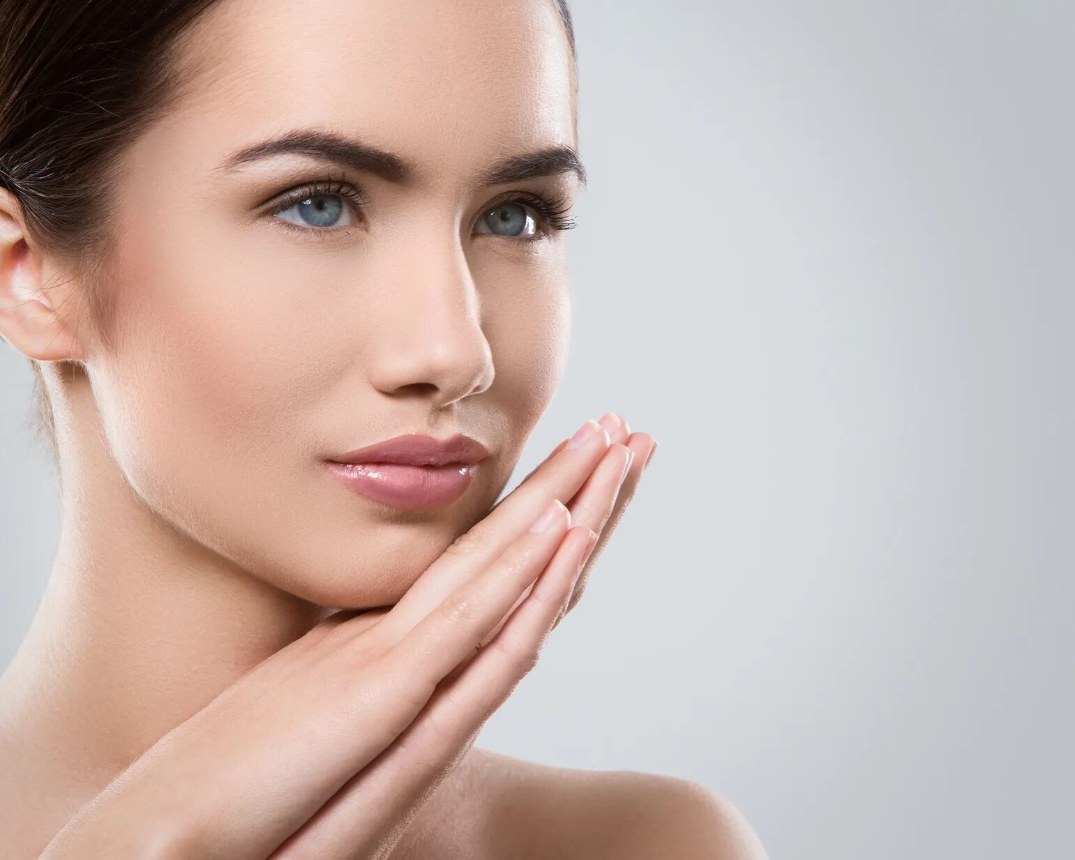 Красивая кожа. Красивое лицо косметология. Гармоничное лицо. Маска красоты стивена марквардта. Девушка косметология.