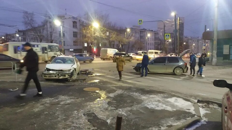 Трагедия в челябинске сегодня. Что случилось в Челябинске. Что произошло в Челябинске. Челябинск что случилось что там упало. Что произошло в Челябинске сегодня.