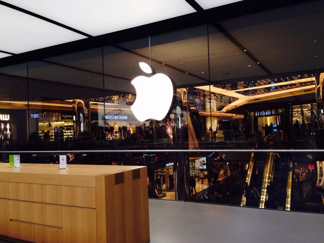 Apple turkey. Стамбул Эппл магазин. Apple Store Турция. Apple Store stambul. Zorlu ТЦ В Стамбуле магазины.