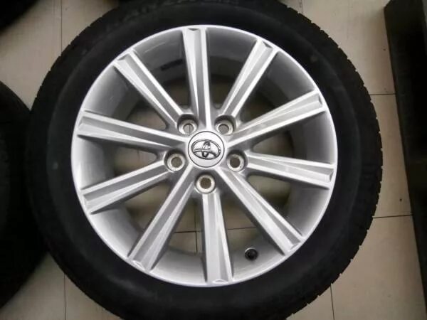 Камри 40 размер резины на 16. 225/50 r17 камри. Камри 225/55 r17. Порезонной покрышка камри55. Резина на тойоту камри 17.