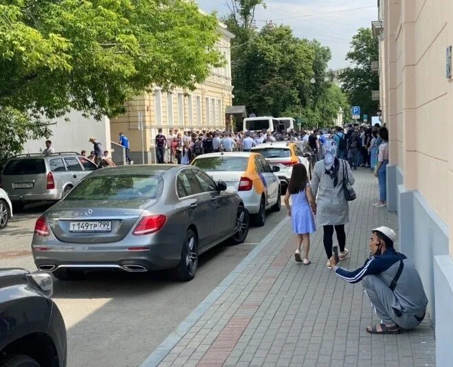 Будет таджикистан москва. Посольство Таджикистана в Москве. Посольства Таджикистана в Москве номер. Посол Таджикистана в Москве. Консул Таджикистана.