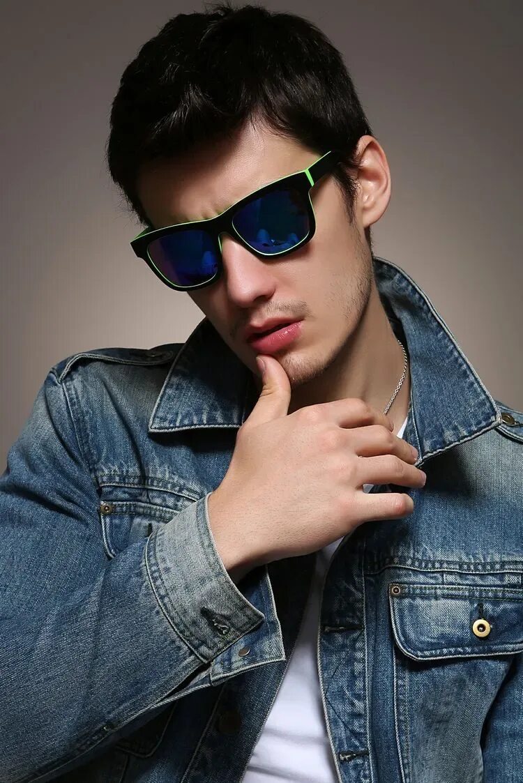 Парни в очках на аву. Парни в очках на аву. Парни в очках на аву. Мужчина в солнцезащитных очках. Данил киселев.