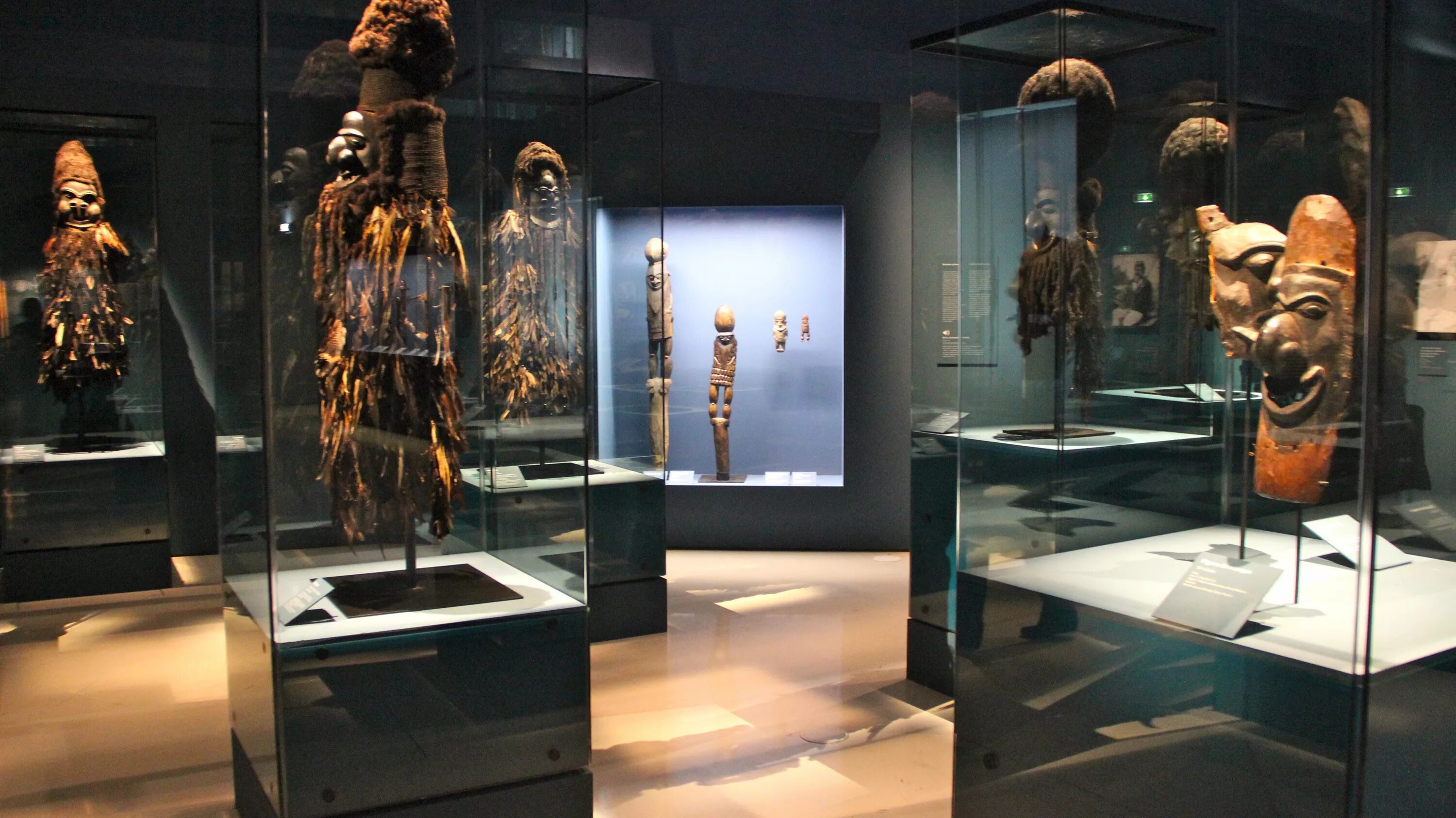 Музей «quai Branly» (Париж). Национальный музей Benin City. Смитсоновский национальный музей африканского искусства. Музейный экспонат музеи