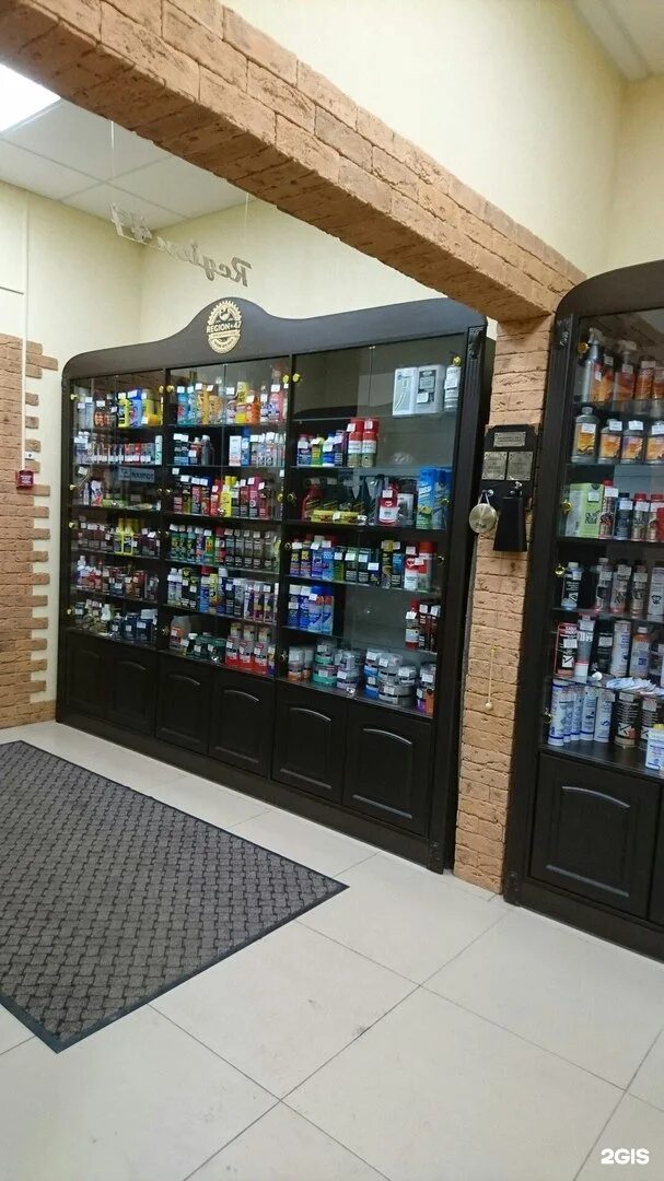 Музыкальный магазин в сортавала. Товары в автомагазине. Автодеталь псков. Гипермаркет автозапчастей. Большой магазин автозапчастей.