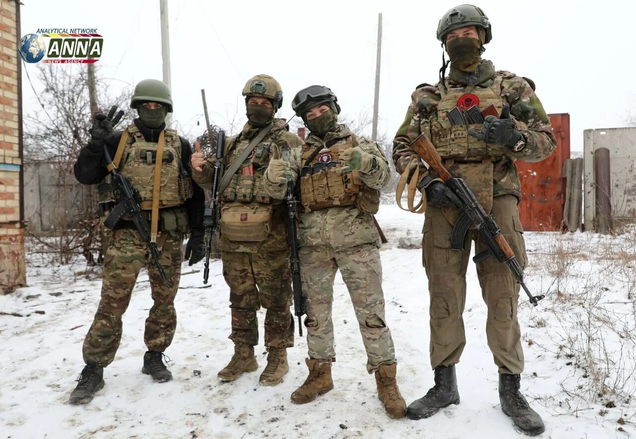 Бойцы чвк вагнера в артемовске. Бойцы чвк вагнера в артемовске. Чвк вагнер артемовск бахмут. Чвк вагнер бахмут. Боец чвк вагнер.