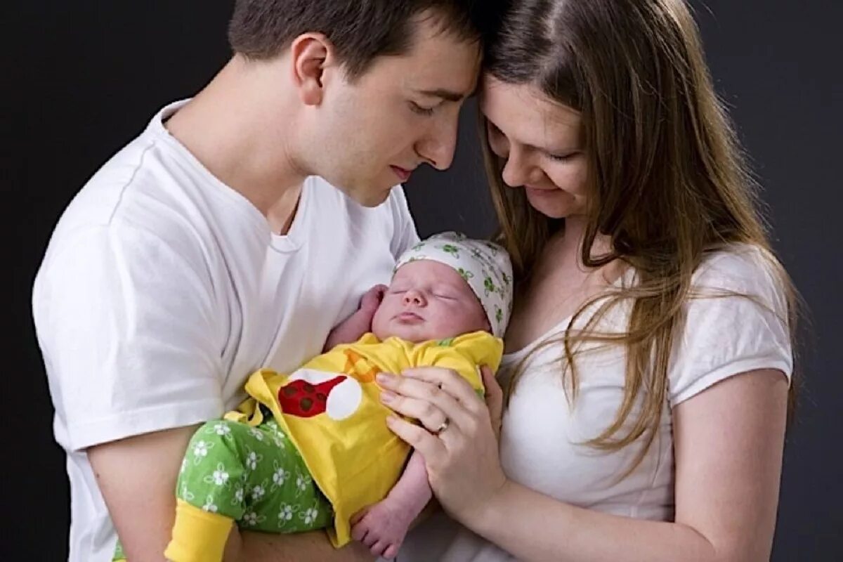 студенческая семья с ребенком. усыновление гражданский брак. кто имеет право на усыновление. перечень документов на удочерение ребенка. документы на усыновление своего ребенка.