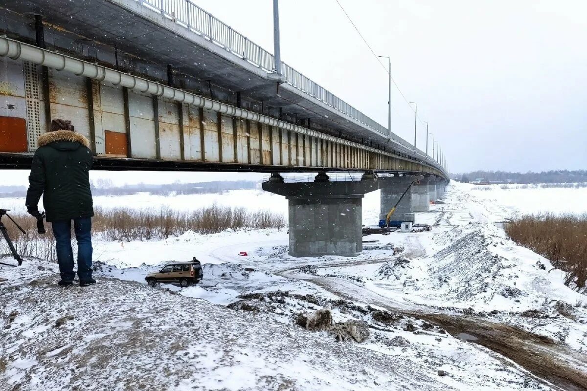 Томск река томь сегодня. Река Томь в Томске. Река Томь мост. Коммунальный мост Томск. 3 Мост в Томске.