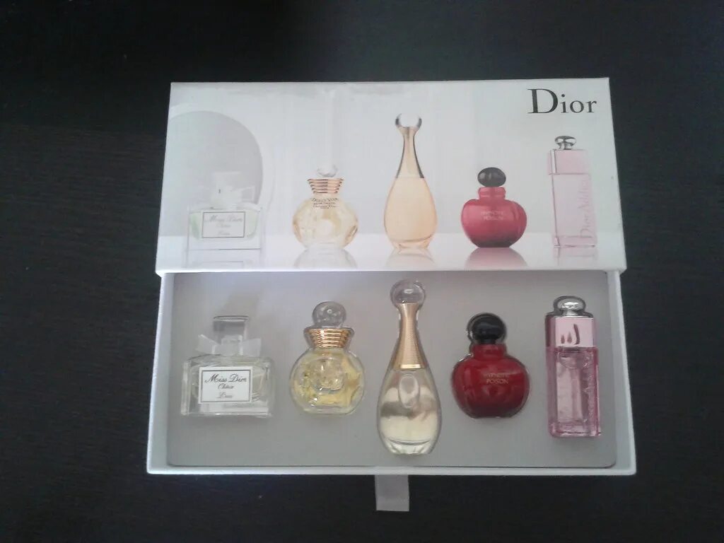 Набор духов оригинал. Набор духов миниатюр диор. Миниатюры духов диор. Dior Mini parfume. Диор набор 5 духов.