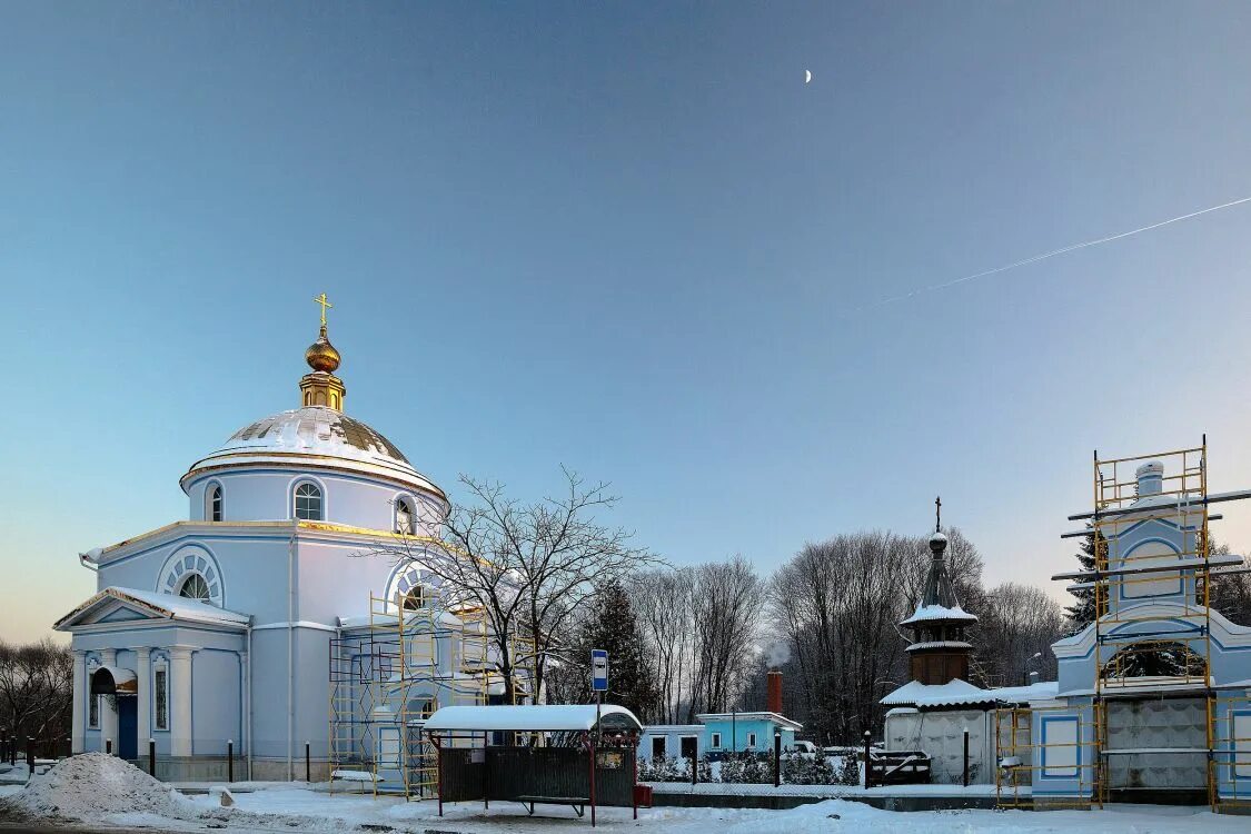 Усадьба в лосино петровском. Скорбященская Церковь Лосино-Петровский. Храм иконы Божией матери Лосино Петровский. Церковь Николая Чудотворца (Лосино-Петровский).