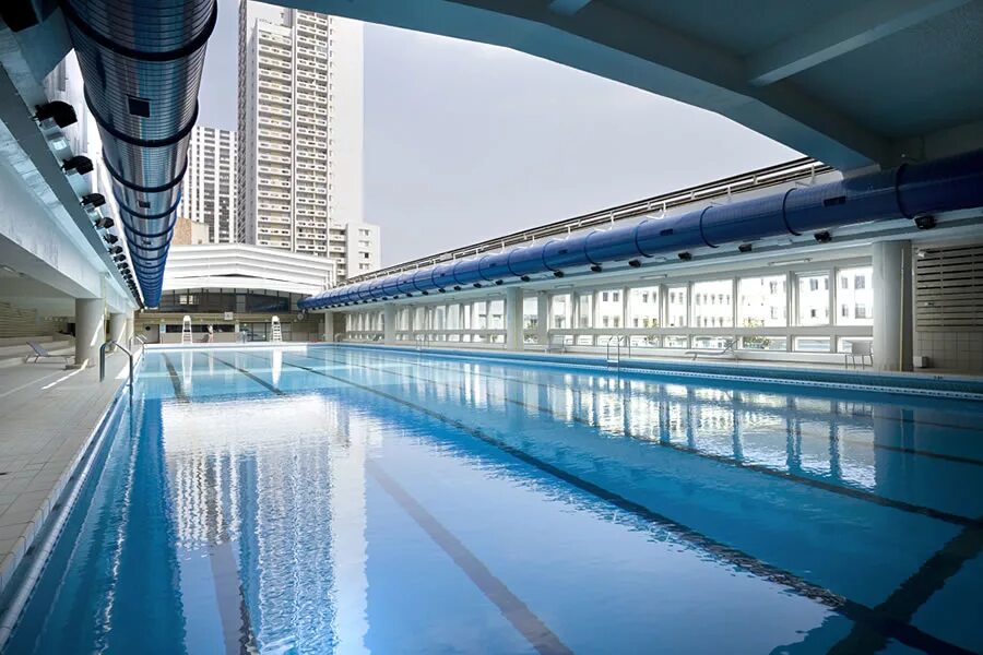 Бассейны в москве 2025. Бассейн москва. бассейн в париже. московский бассейн. бассейн здание в москве.