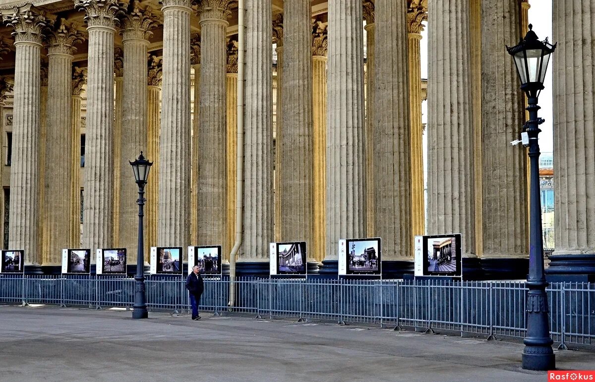 Ростральная колонна на васильевском острове в санкт-петербурге. Сколько колонн в санкт петербурге. Коринфский ордер казанский собор. Сколько колонн в санкт петербурге. Сколько колонн в санкт петербурге.