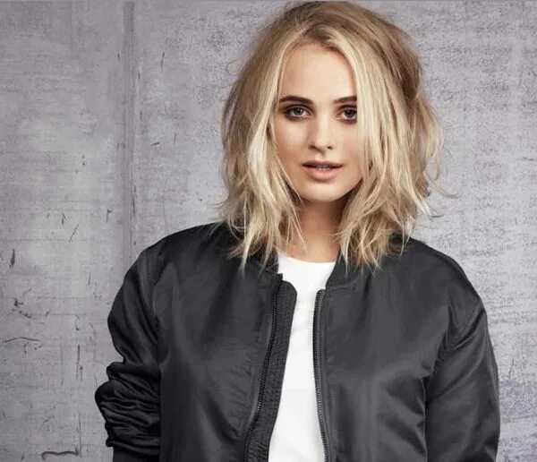 Glatte Haare: Tipps für Pflege und Styling - NIVEA Frisure