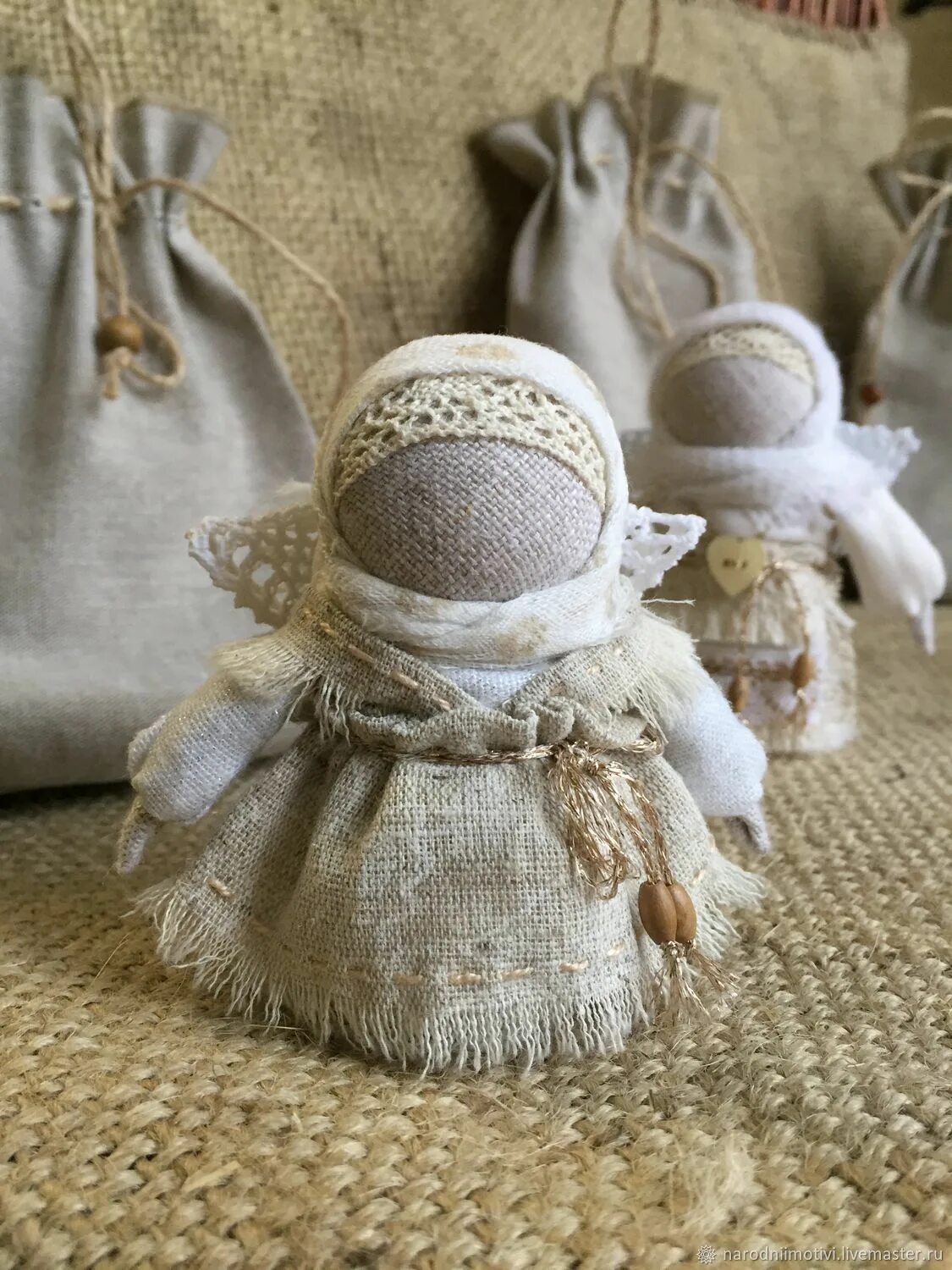 Кукла мотанка из мешковины. Инна ивинская куклы из мешковины. Куклы своими руками мешковины. Куклы своими руками мешковины. Куклы из джута и мешковины.