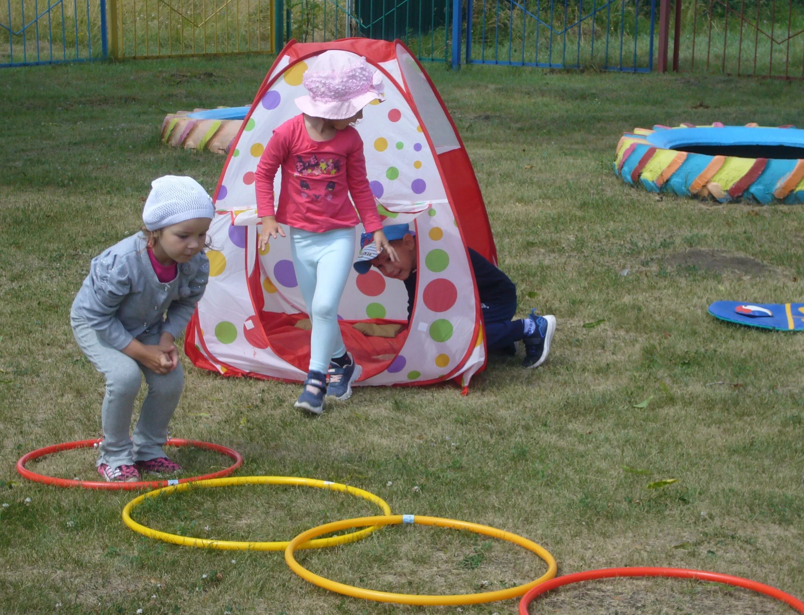 полоса препятствий для детей дома. стена препятствий для детей. дорожка с препятствиями для детей. полоса препятствий для детей. дорожка с препятствиями для детей.