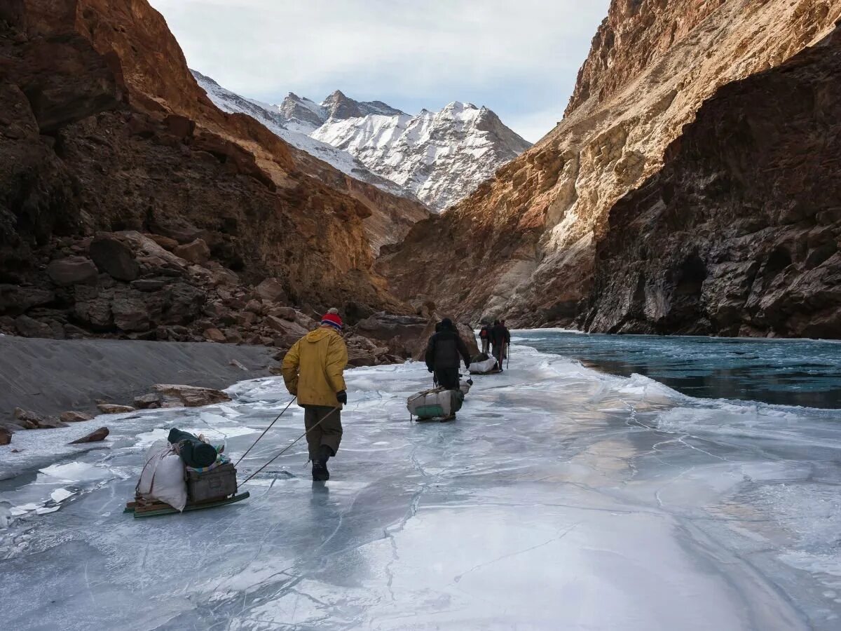 Реки берущие начало в гималаях. Тибет Занскар. Кашмир-Занскар-Ладакх. Zanskar Valley Ladakh. Занскар горы.