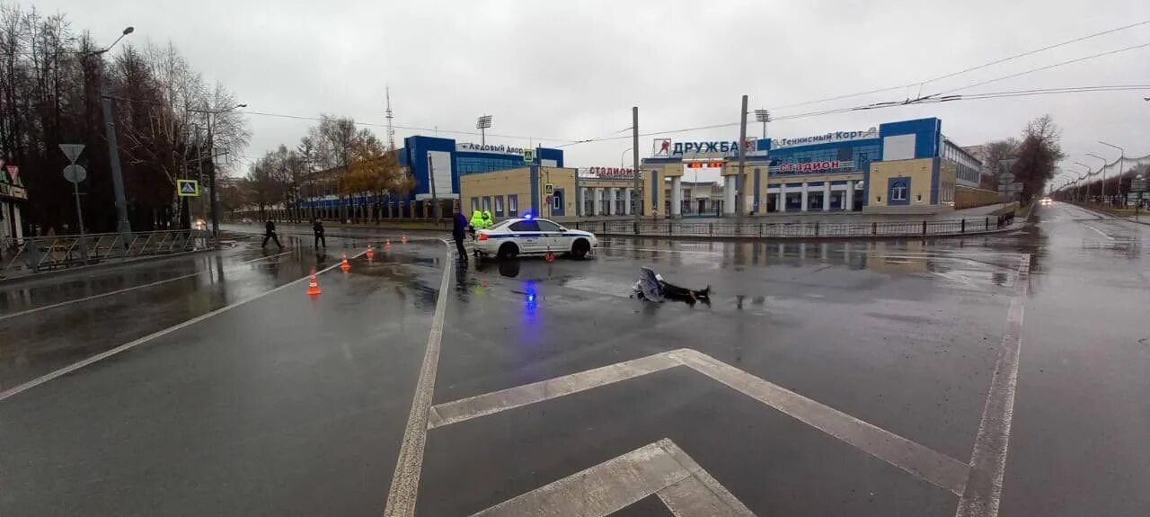 Вк жесть йошкар оле. Йошкар Ола сбить пешехода. ДТП ДК Ленина Йошкар Ола. В Йошкар-Оле сбили женщину. В Йошкар-Оле сбили школьников на пешеходном переходе 2022.