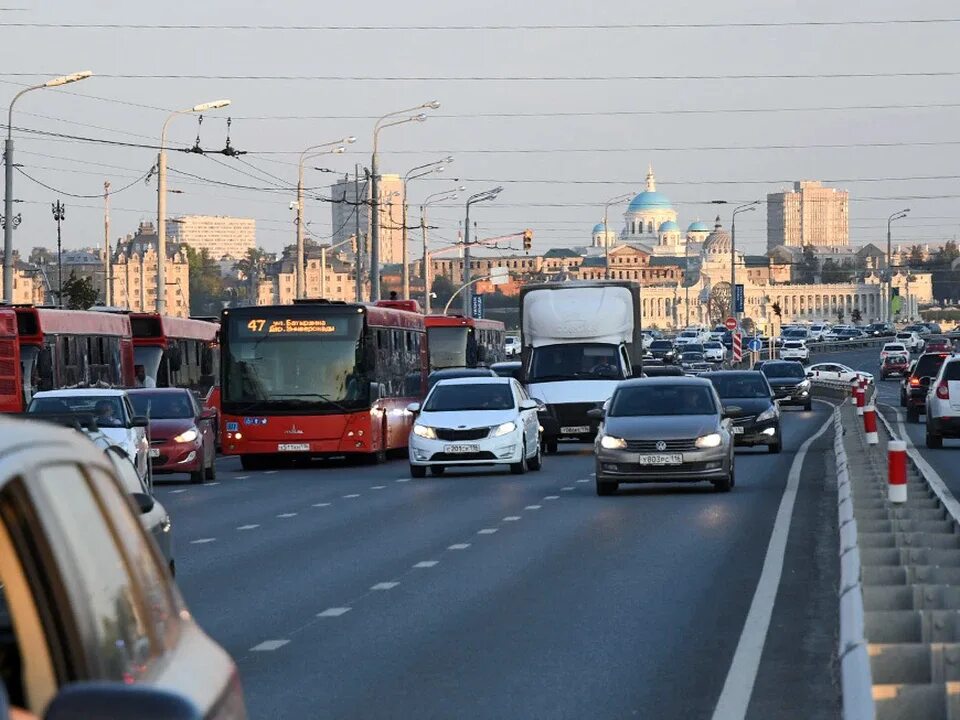 Казанский литературный автобус. Перекрыты дороги в казани. Ограничение транспорта в казани. Если дерешься с водителем маршрутки. Ограничение транспорта в казани.
