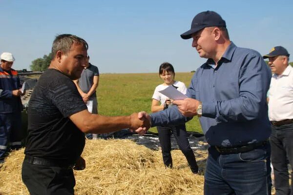 Камаев фаиль мисбахович новости. Глава Тукаевского района село Мелекес. Камаев Фаиль Мисбахович глава Тукаевского района. Председатель Белоус Тукаевский район.