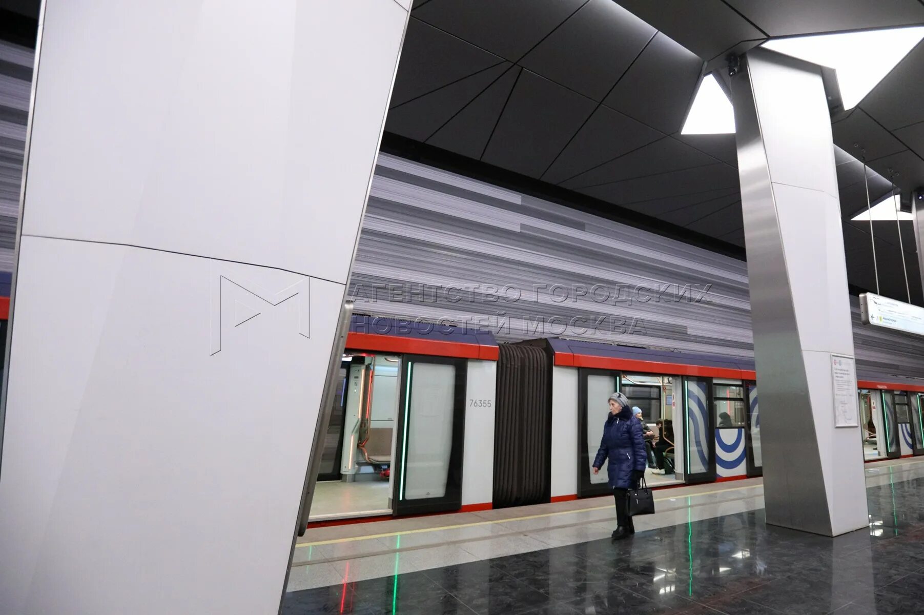 Станция каширская бкл. Московское метро станция авиамоторная. Метро авиамоторная открыли. Метро авиамоторная открыли. Проект станции авиамоторная бкл.