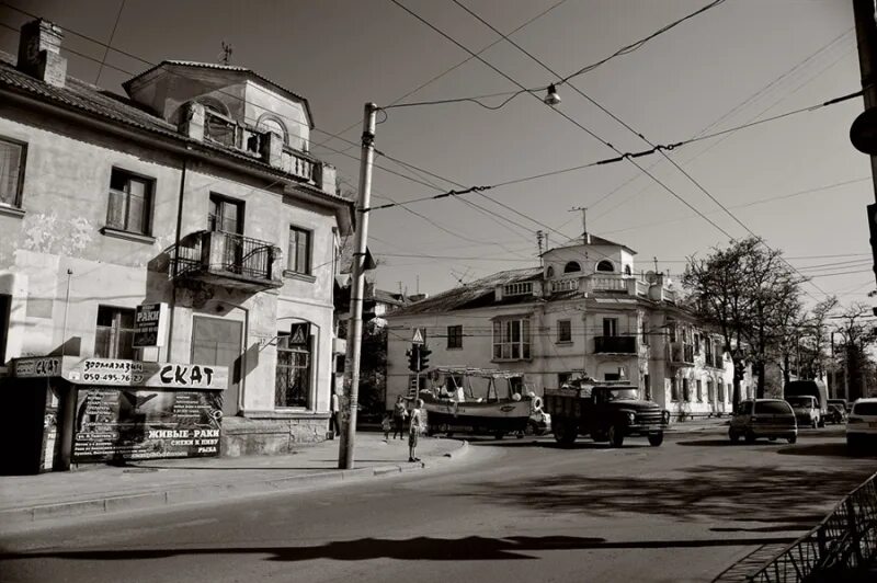 Улица Марата Севастополь. Ретро Севастополь. Старый Севастополь ул морская. Старые улочки Севастополя. Истории улиц севастополя