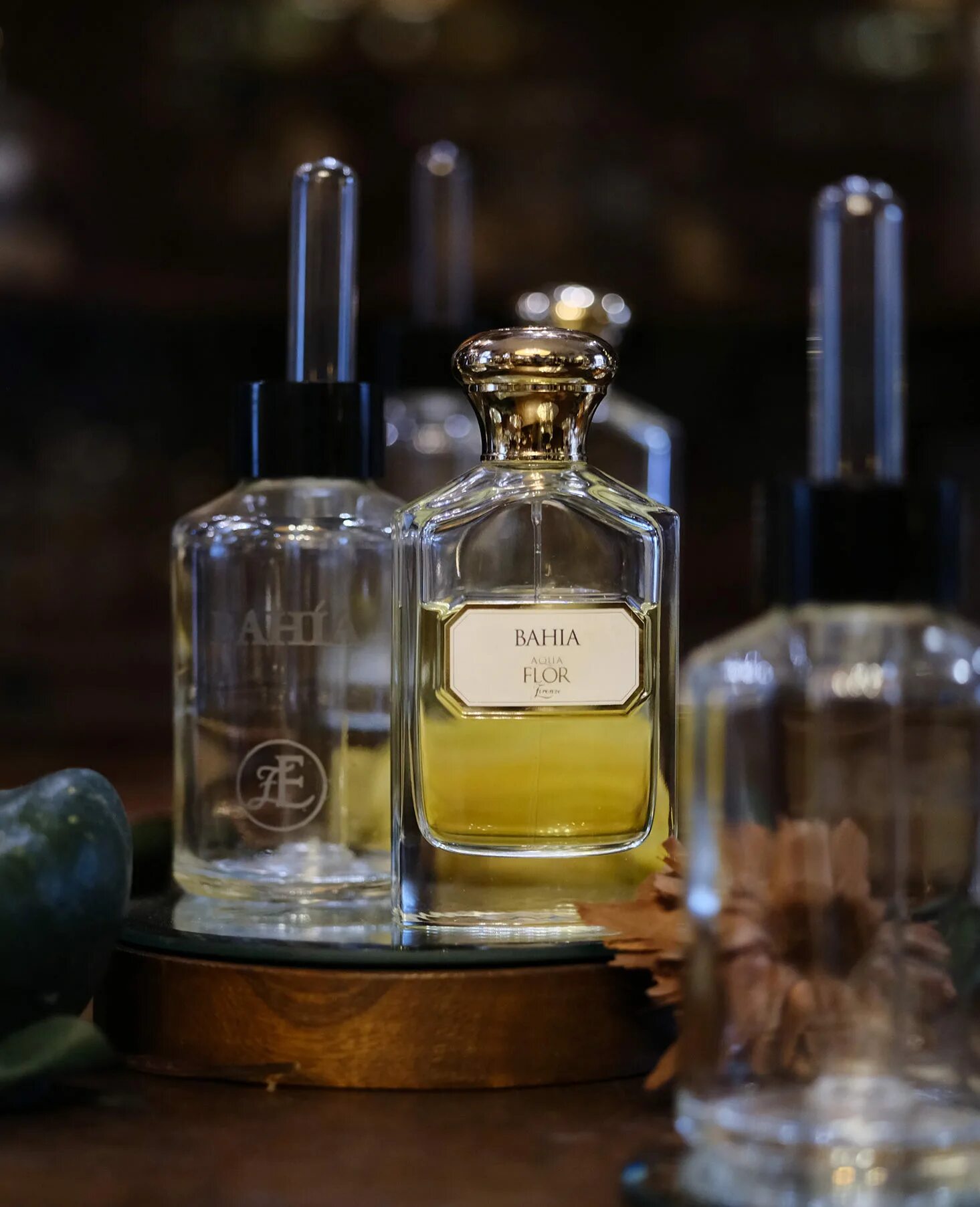 Парфюмерия лаборатория. Парфюмерная лаборатория. Парфюмер профессия. Производитель духов. Парфюм концерн coty.