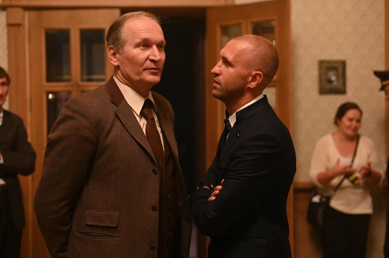 Наркодилер фильм. Комедия батя 2021. Х отцы. Нагиев два отца и два сына 3 сезон. Аарон пол аманда сайфред.