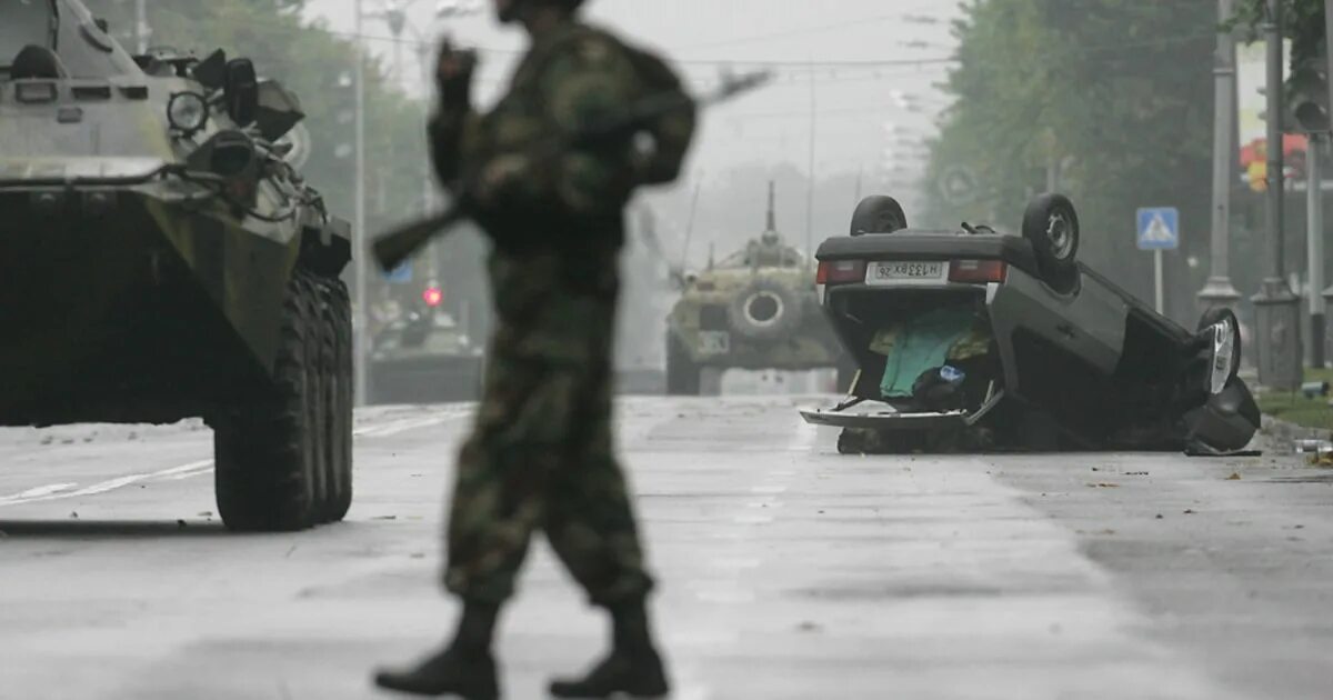 Нападение боевиков. 13 Октября 2005 года Нальчик. Нападение боевиков в Нальчике 2005.