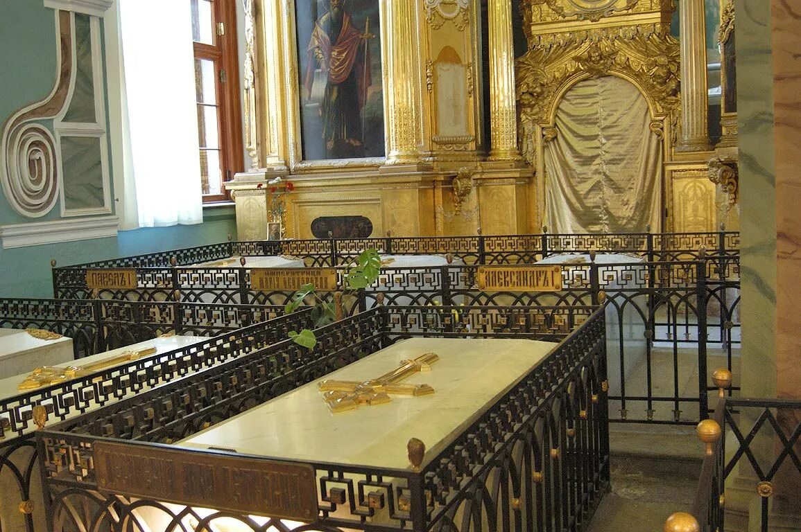 Петропавловская крепость усыпальница петра 1. Петропавловская крепость усыпальница петра 1. Где похоронены императоры. Великокняжеская усыпальница петропавловская крепость. Усыпальница петропавловская крепость внутри.