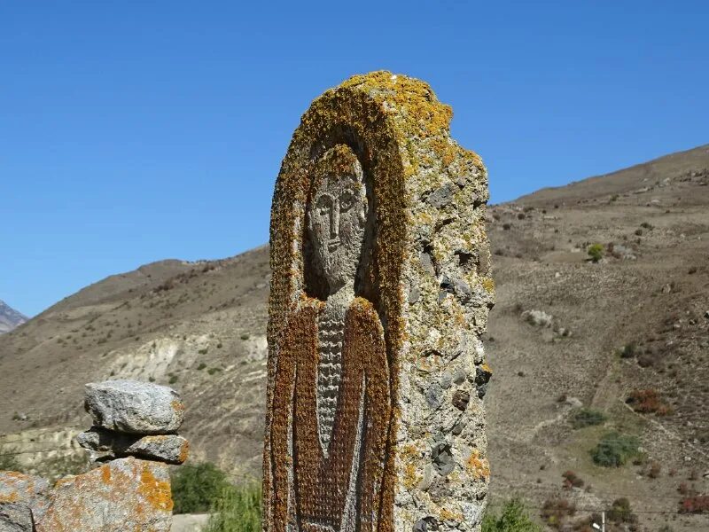 Новый афон крепость анакопия вид. Мамисонское ущелье достопримечательности. 1966 год кладбище в аризоне сиреноголовый. Наследие алании. Анакопийская крепость абхазия.