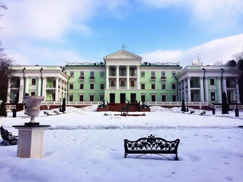 Парк отель морозовка сайт. Морозовка отель Солнечногорск. Морозовка Арзамасский район отельный. Морозовка Зеленоград горка. Морозовка зима.