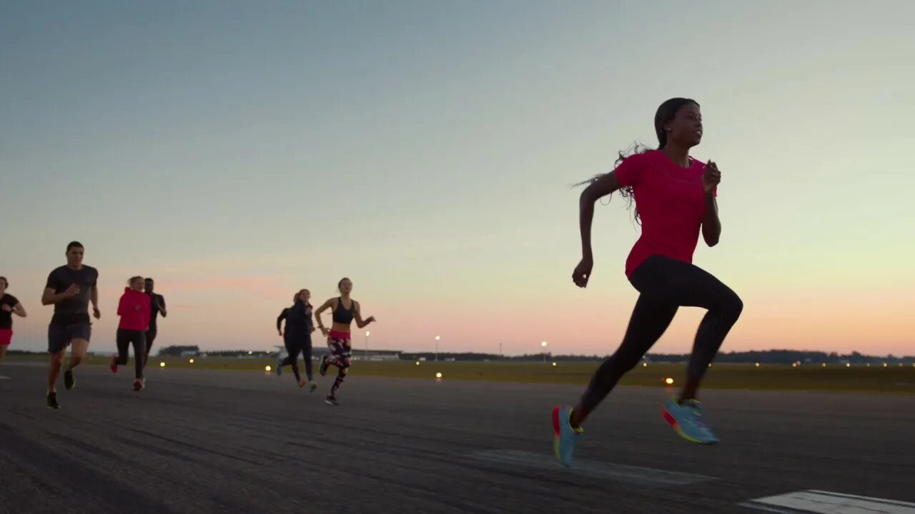 Dont running. ASICS реклама. Бег в кроссовках асикс. Ran didn't Run. Летать -лететь бежать бегать.