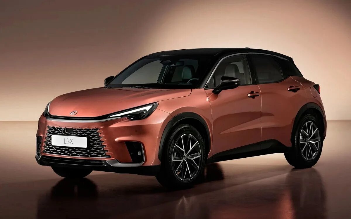 Рейтинг лучших кроссоверов 2023. Лексус кроссовер 2020. Lexus кроссовер 2023. Yaris Cross 2023. Лексус лбх 2024.