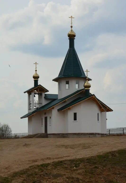 Церковь королевка смоленск. Храм на королевке. Православный детский дом смоленск. Храм на королевке. Церковь королевка смоленск внутри.