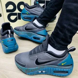 Nike adapt max