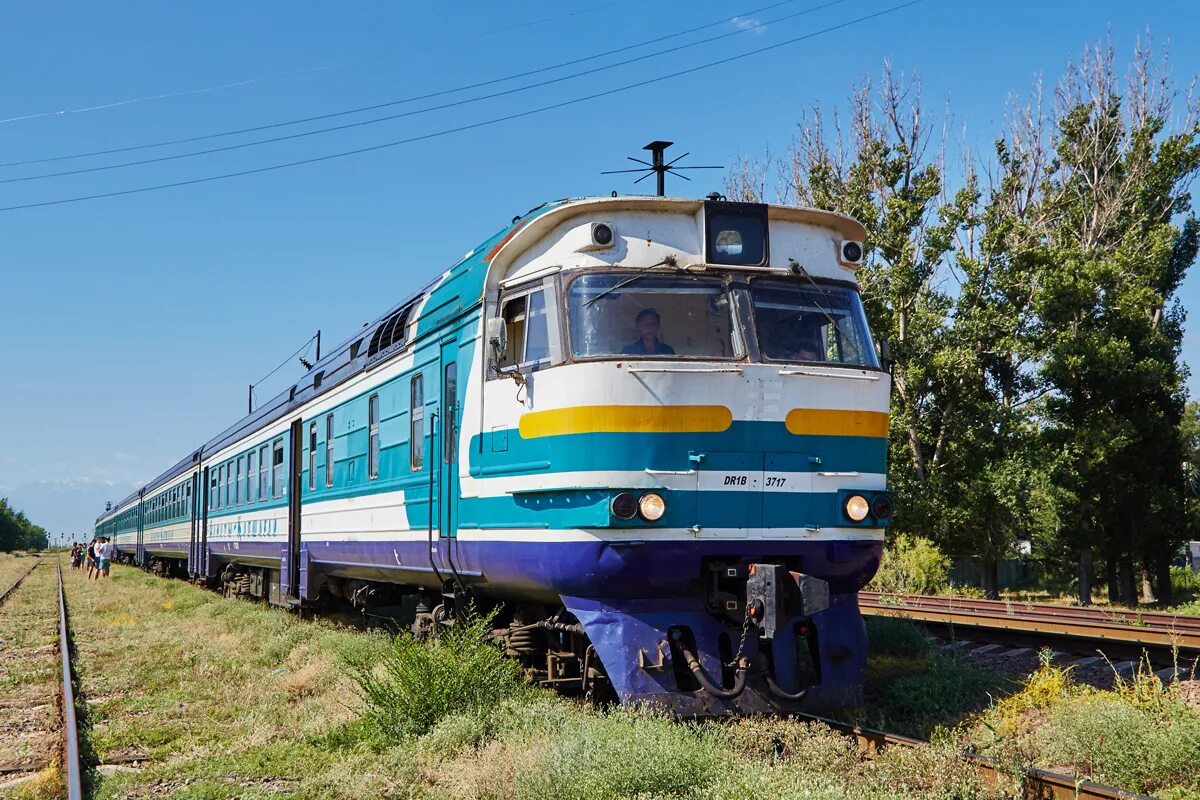 Актюбинский район казахстан. Kz4a. П 1 казахстан. Тэ33а тепловоз россия. Эр22 степногорск.