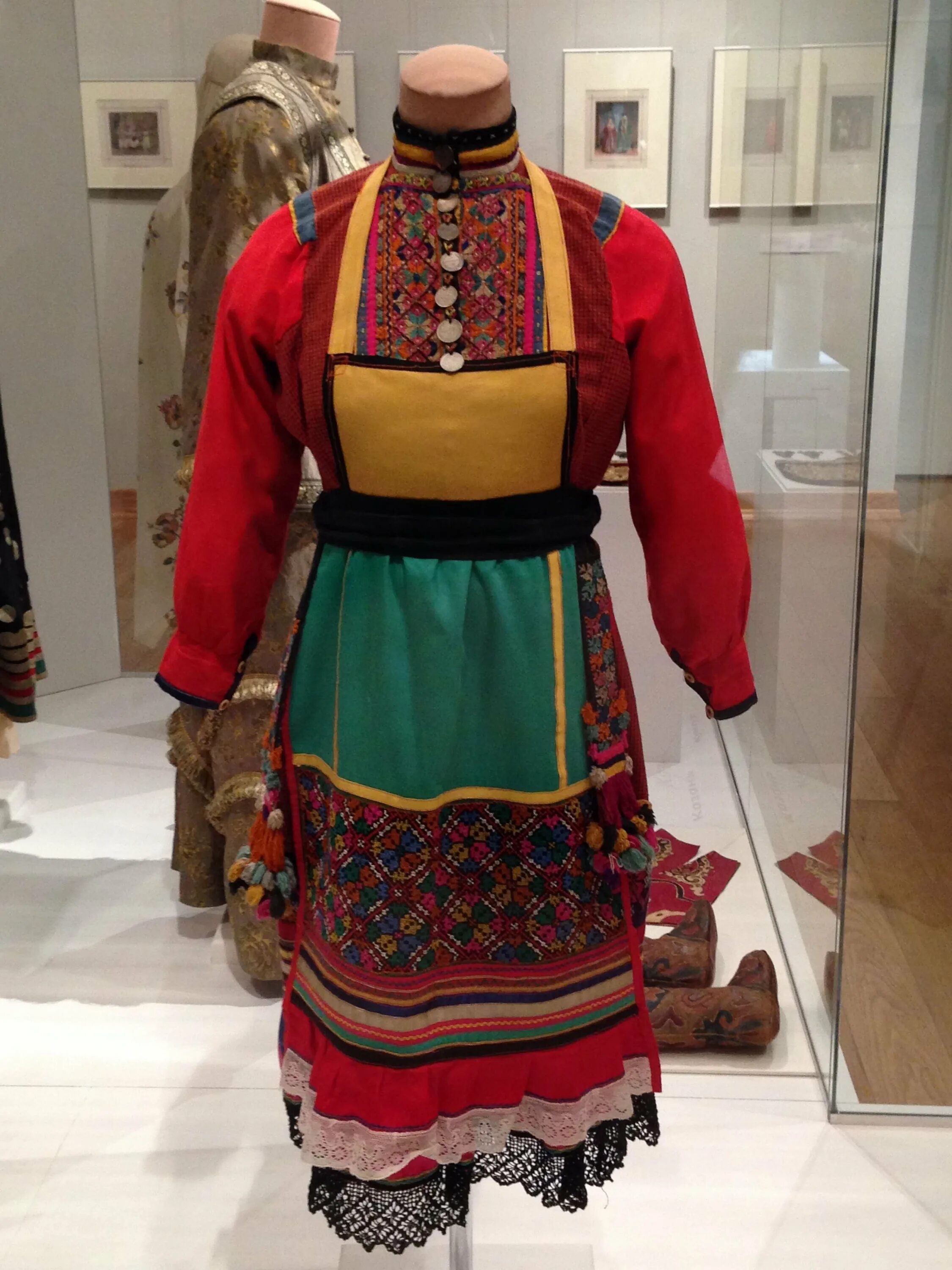 рюкзак fjallraven keb hike 30. горнолыжная одежда реклама. марийский национальный костюм луговых мари. мужские костюмы лыжные на валберис. горна одежда.