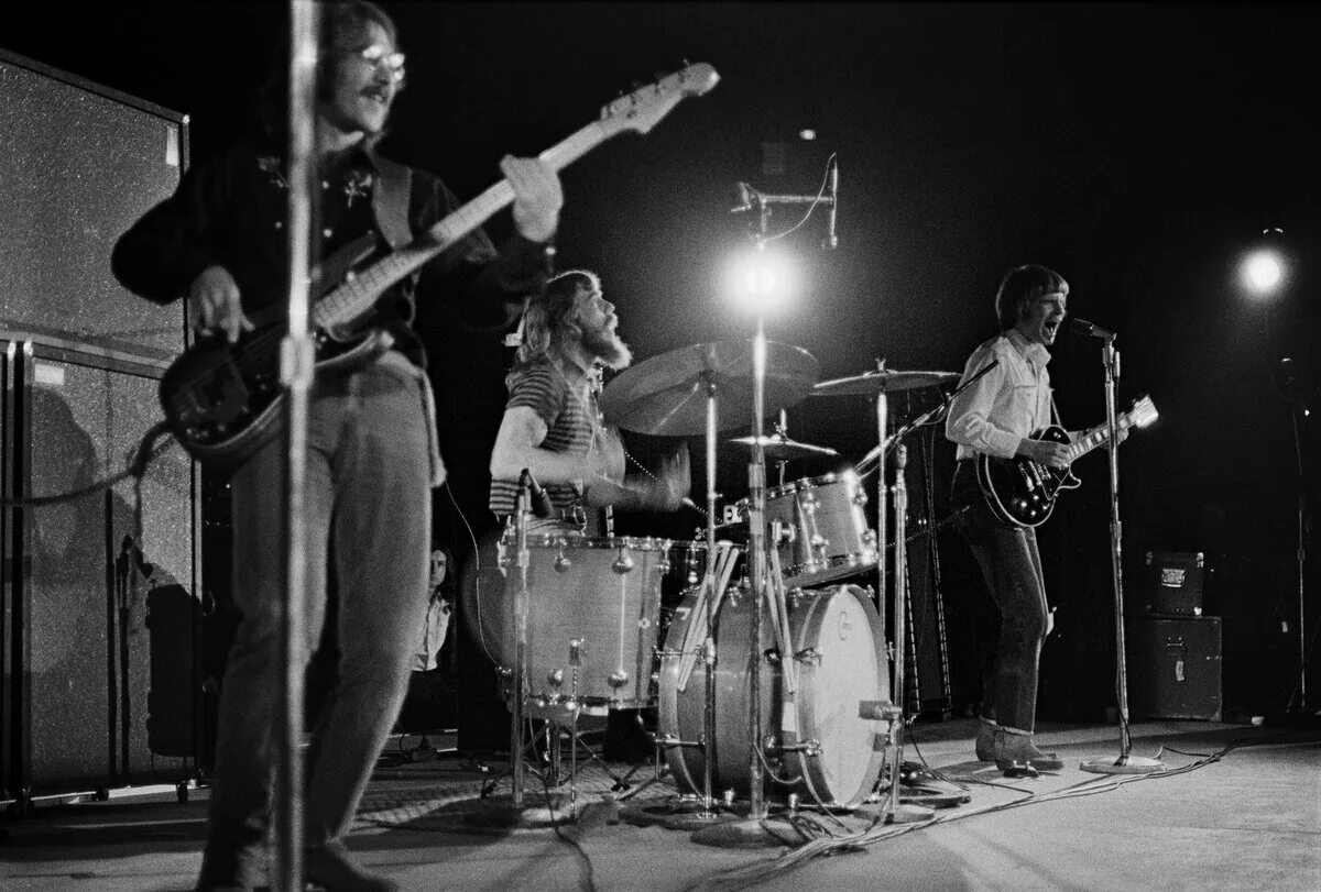 C c r группа. Группа creedence clearwater revival. creedence clearwater revival 1969. creedence clearwater revival woodstock 1969. creedence clearwater revival на сцене.
