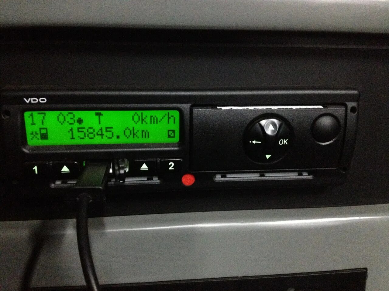 американские тахографы автомобильные. считыватель dlkpro tis-compact. что такое тахограф в автомобиле. калибровка тахографа. тахограф в машине.