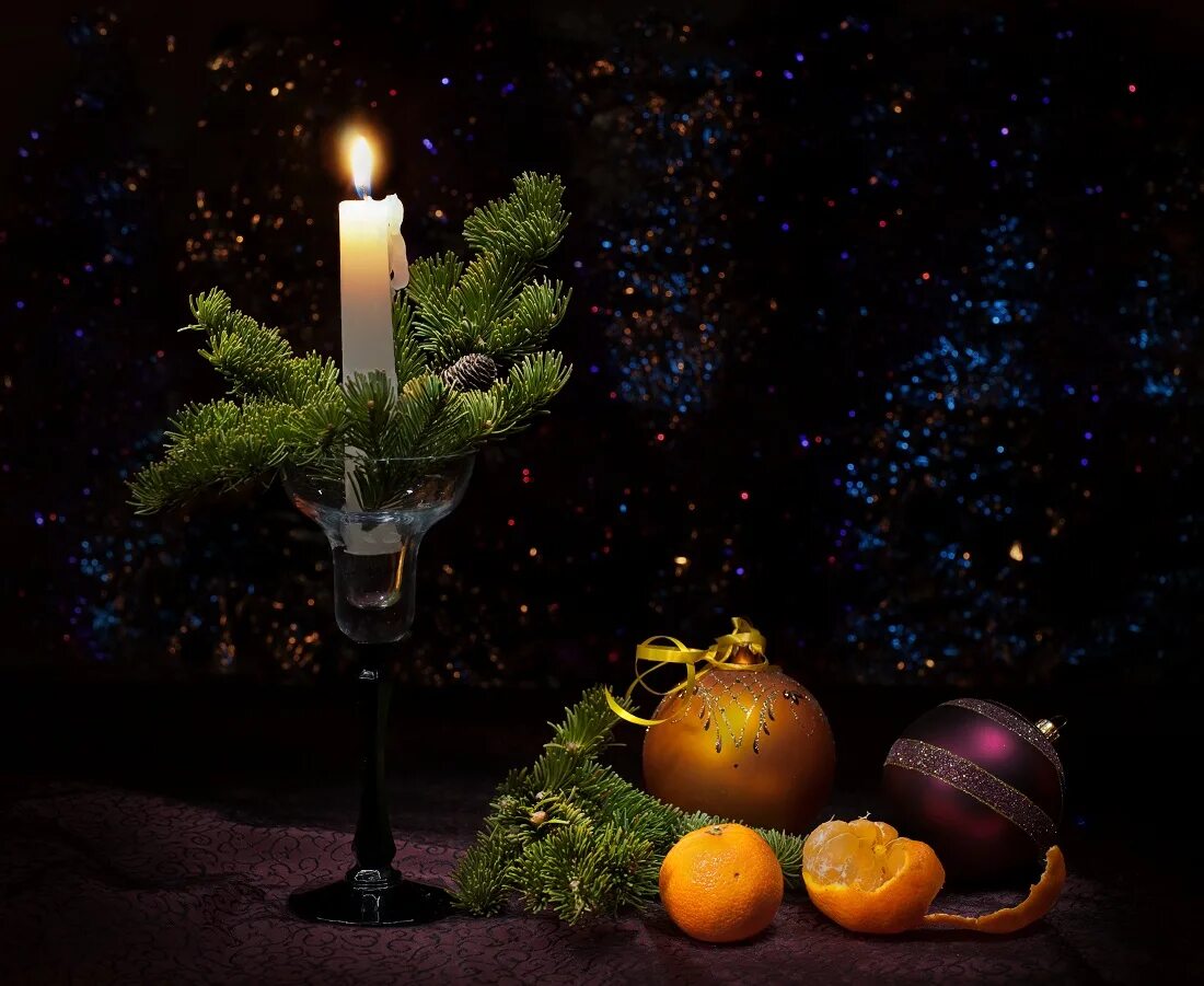 зимнее настроение. дорого новогоднего вечера. добрый вечер в новом 2024 году. новогодний натюрморт. новогодний вечер.