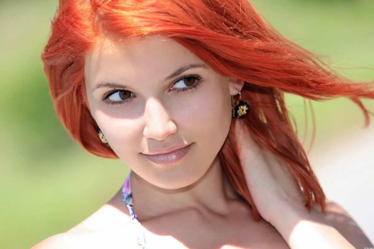 Ариэль пайпер фавн грудь. Рыжая красотка видео. Миа соллис модель. Девушка с рыжими волосами. Рыжеволосая девушка джулия кеннеди.