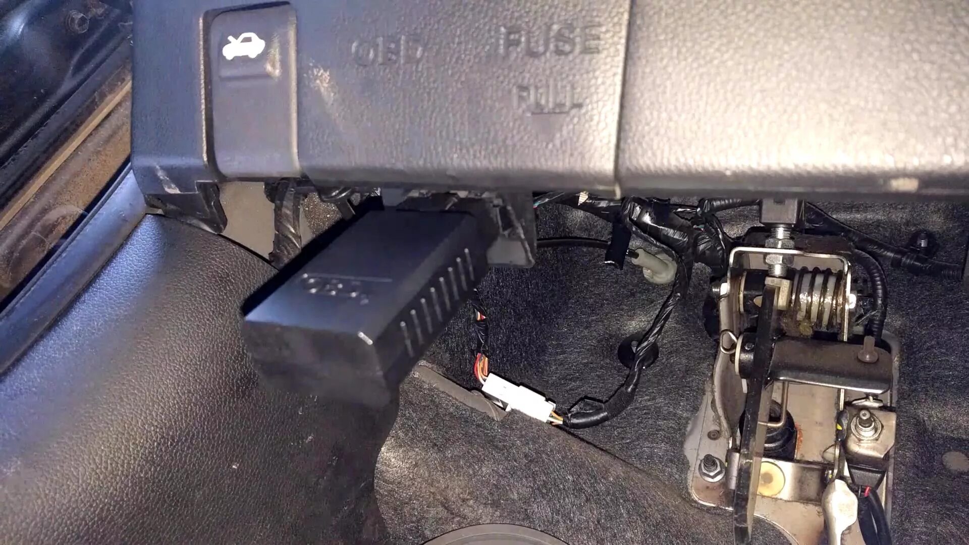 Kia rio 2002 диагностический разъем. Разъём киа рио 2005 обд. Диагностический разъём киа рио 1. Рио обд. Kia rio 4 диагностический разъем.