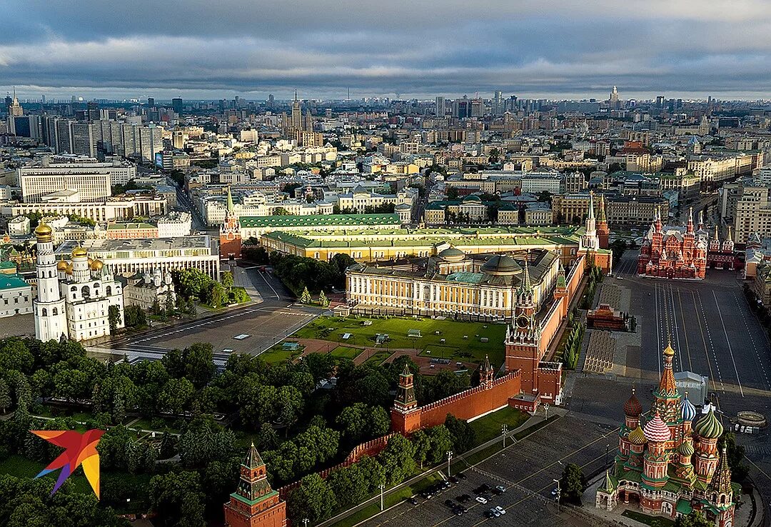 Кремлевский вид. Московский Кремль с высоты птичьего полета. Территория Кремля в Москве сверху. Московский Кремль вид сверху. Виды Московского Кремля с высоты птичьего полета.